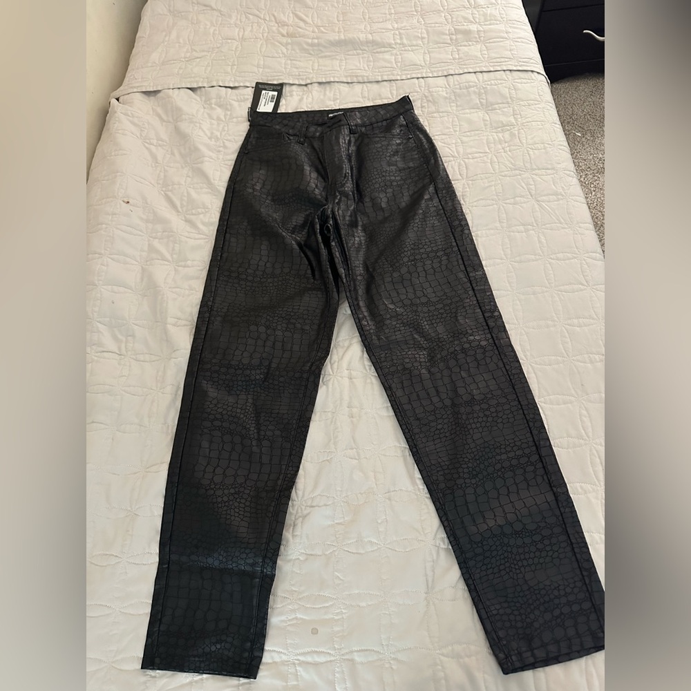 Black Textured woman Pants